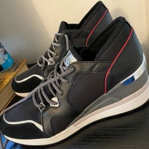 Michael by Michael Kors wedge sneakers! Size 8 black/silver with red